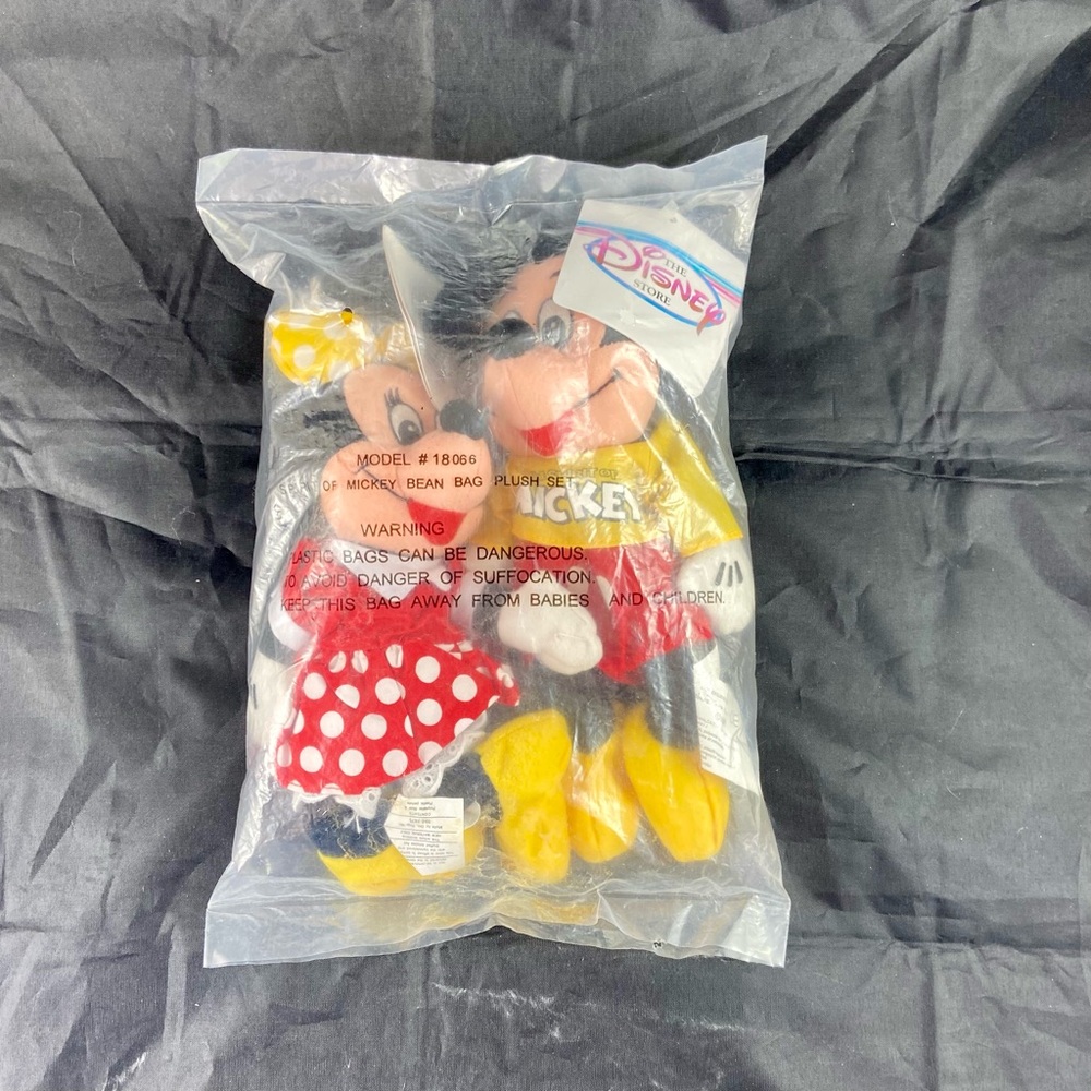 Vintage NWT Disney Store classic Minnie & Mickey Mouse Beanbag Plush 8’ Retired.
